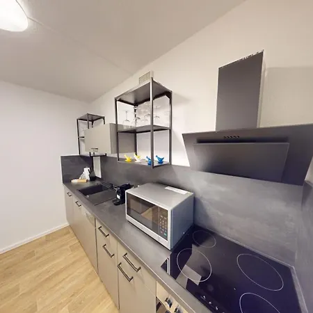 Apartment Retrocharme Trifft Moderne, 400m Bis Zur Buslinie 39,52 & 53, Wlan Chemnitz