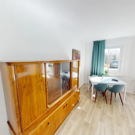 Apartment Retrocharme Trifft Moderne, 400m Bis Zur Buslinie 39,52 & 53, Wlan