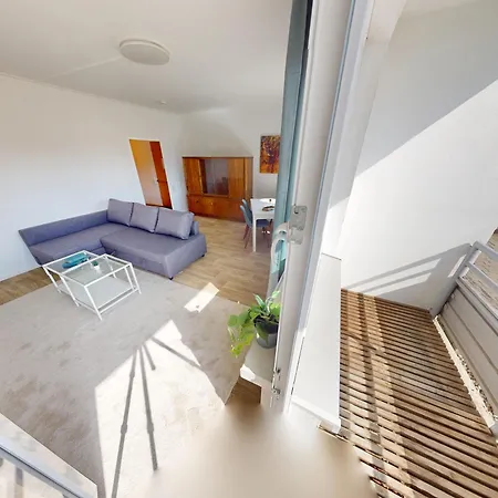 Retrocharme Trifft Moderne, 400m Bis Zur Buslinie 39,52 & 53, Wlan Apartment